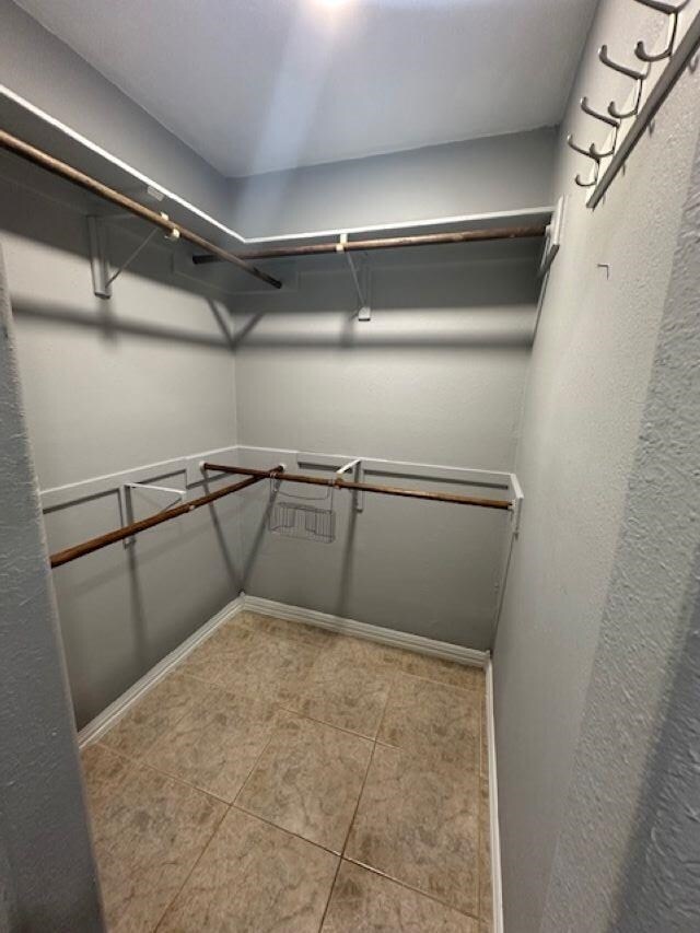 Building Photo - 210 E Del Mar Blvd