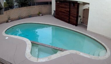 Building Photo - Furnished or Unfurnished Studio With Private Pool and Utilities Paid in Oceanside