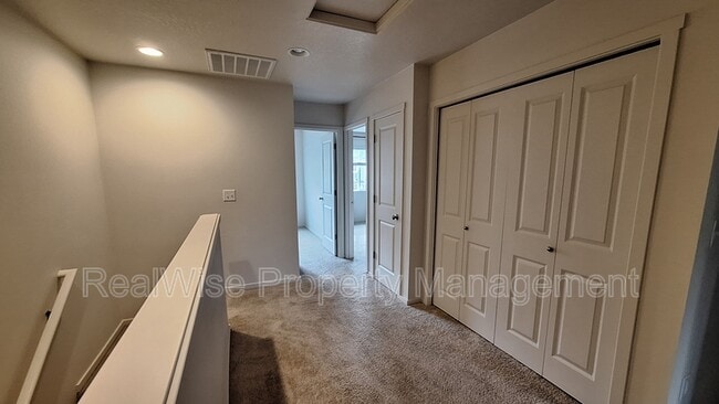 Building Photo - 11708 NE 23rd St