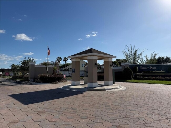 Building Photo - 723 Lady Diana Dr