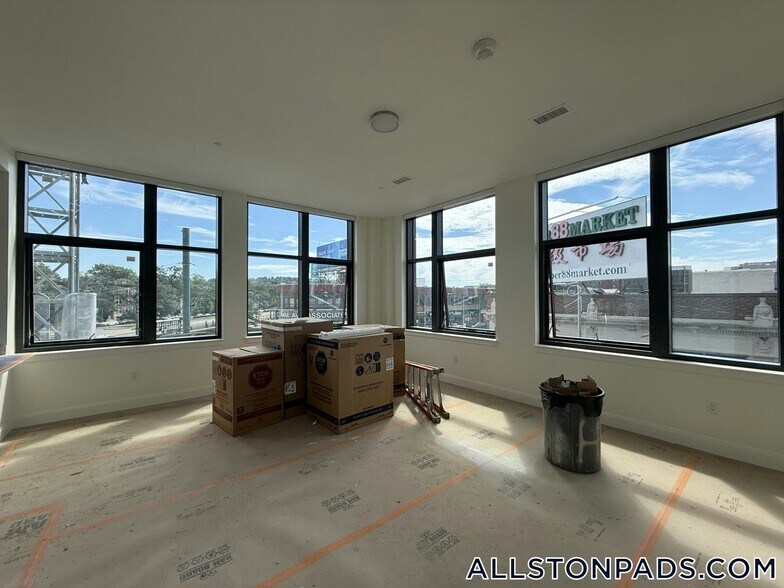 Building Photo - 1079 Commonwealth Ave