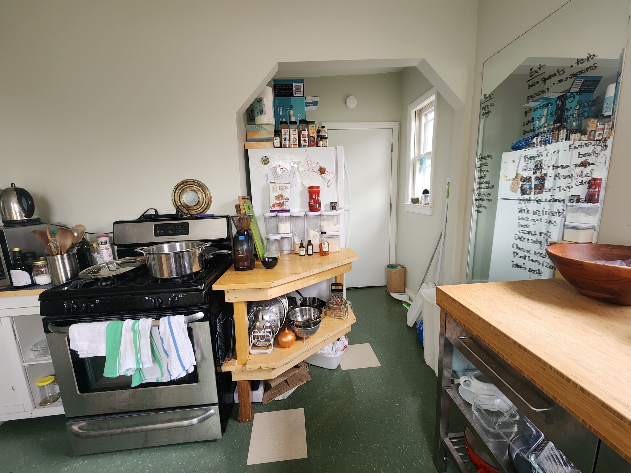 Kitchen and back door - 410 Norfolk St