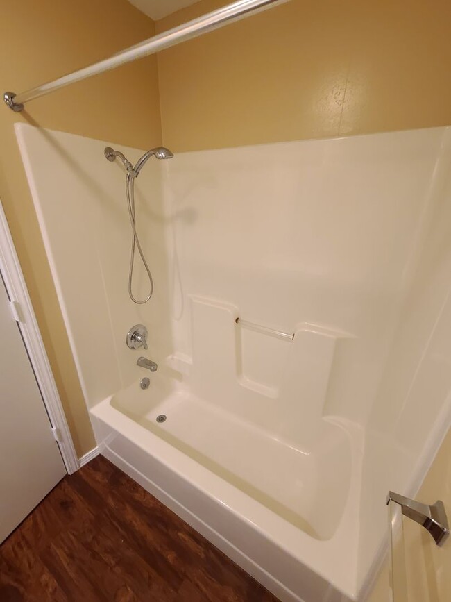 Building Photo - Magnolia Townhome