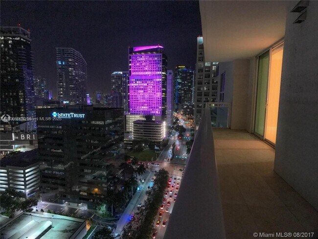 Building Photo - 951 Brickell Ave
