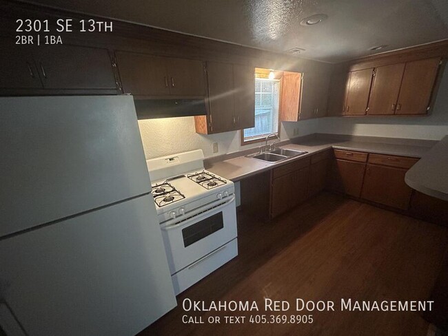 Building Photo - 2301 SE 13th-