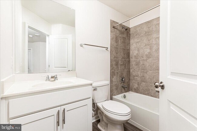 Building Photo - 140 Tye Ct