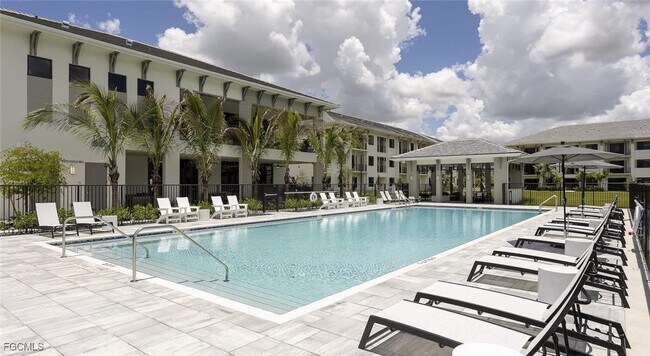 Primary Photo - 7301 Lake Bank Lp