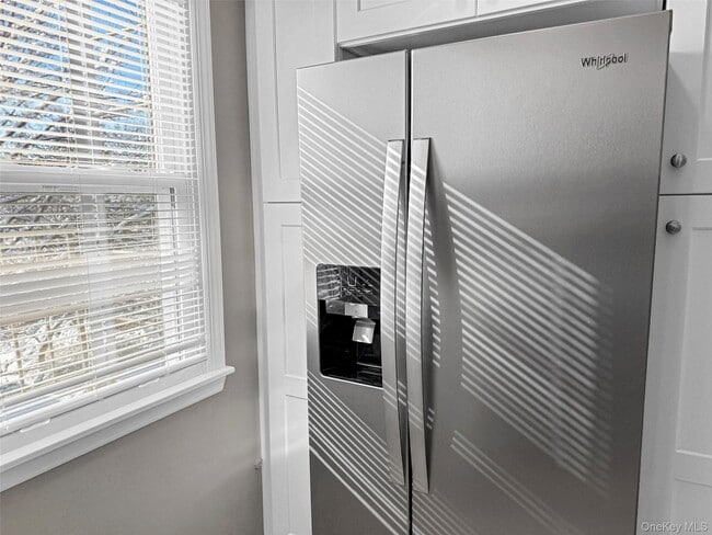 Building Photo - 5 Madison St