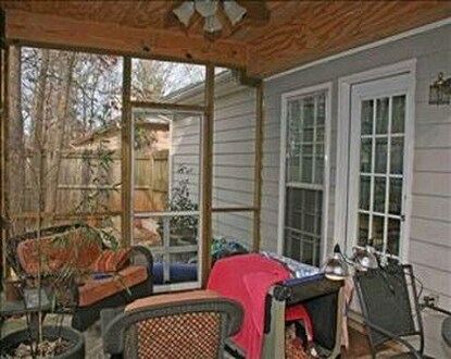 Building Photo - 145 Sterling Dr
