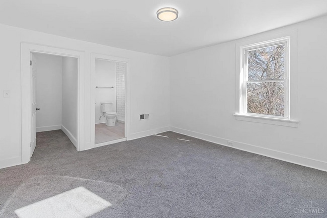 Building Photo - Newly renovated! Available now!!!