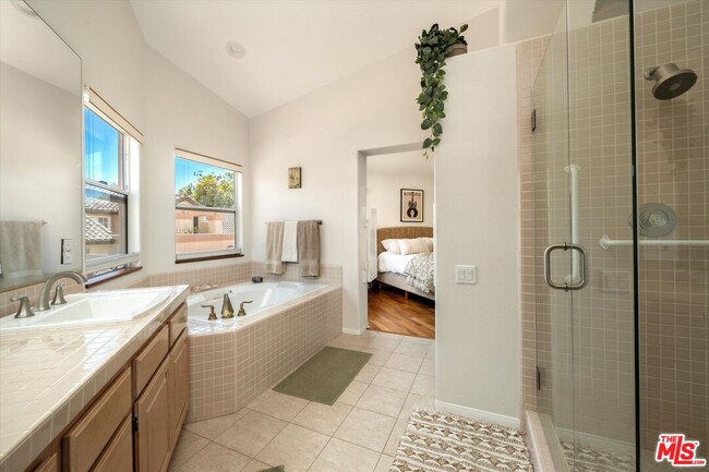 Building Photo - 1256 Cravens Ln