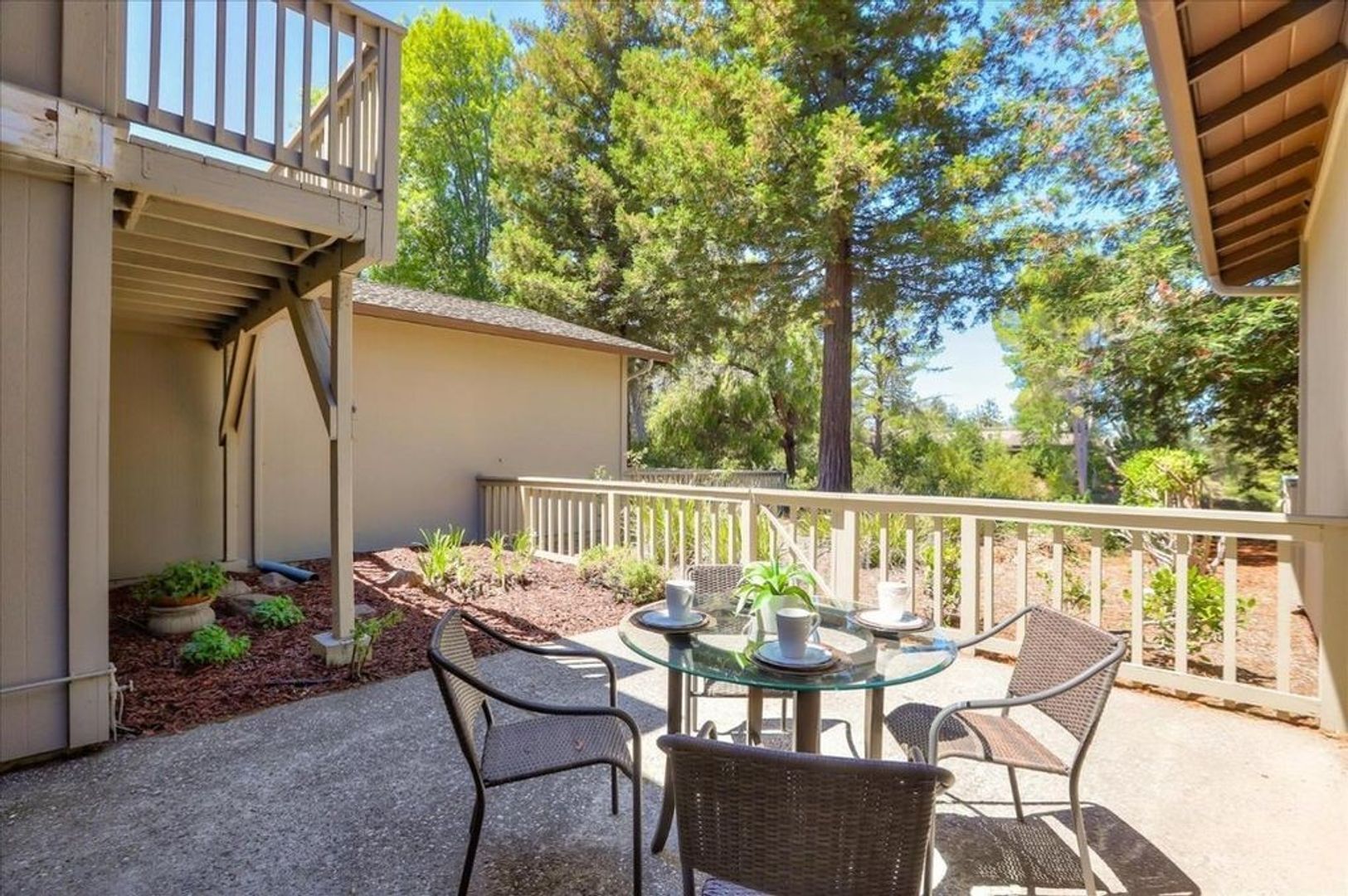 Building Photo - 218 Altura Vista