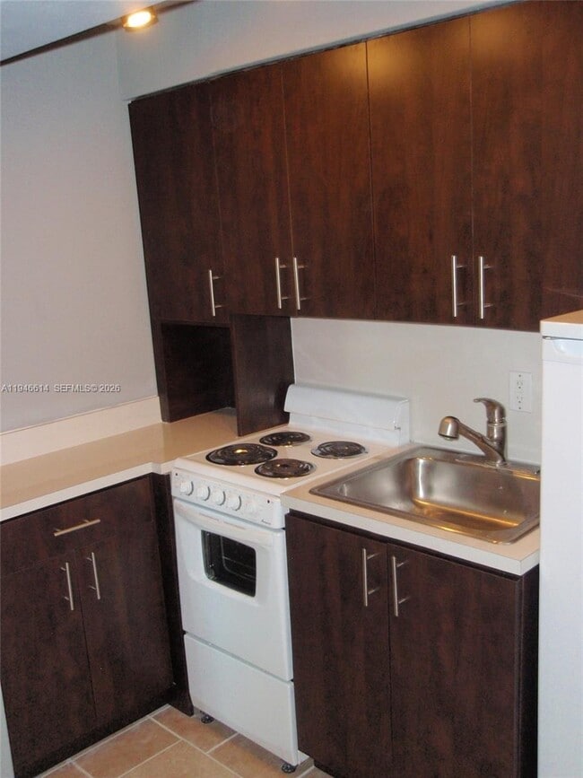 Building Photo - 2005 Sans Souci Blvd