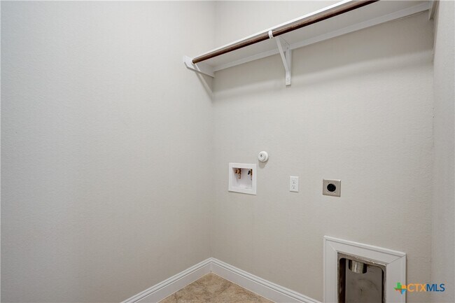 Building Photo - 130 Hidden Branch Cv