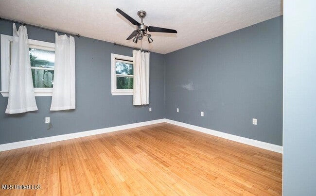 Building Photo - 807 Planters Point Dr