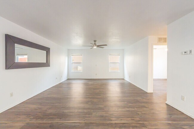 Building Photo - 11326 Fine Design