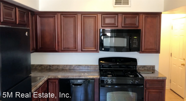 Building Photo - 436 Roberts Dr