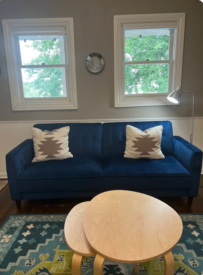 Building Photo - Charming 1 Bedroom with Fenced Yard & Parking Near Old Market!