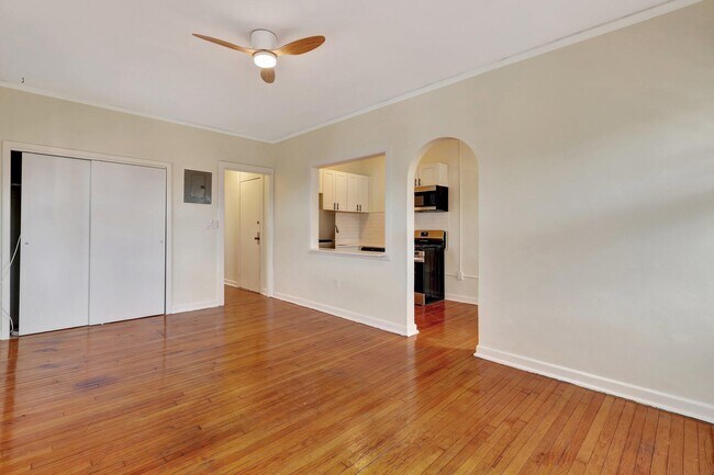 Building Photo - 623 Park Pl