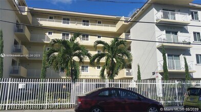 Building Photo - 134 SW 7th Ave