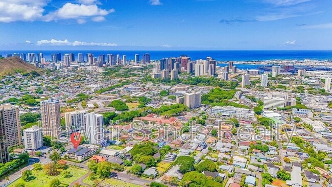 Building Photo - 2050 Nuuanu Ave