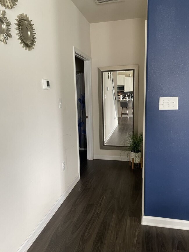 Building Photo - 2913 Seven Kings Ct