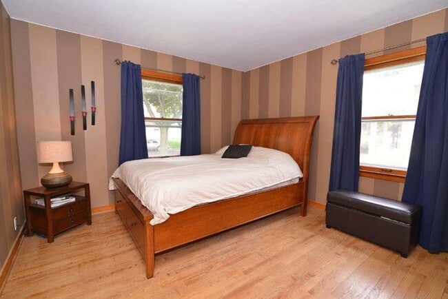 Building Photo - Cozy  3 Bedroom Single Family Home