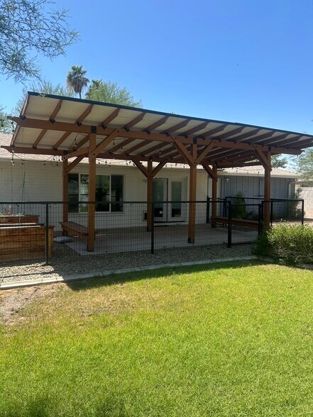 Building Photo - 8114 N 57th Dr