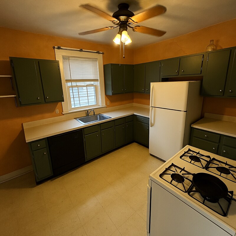 Building Photo - 208 E Northwood Ave