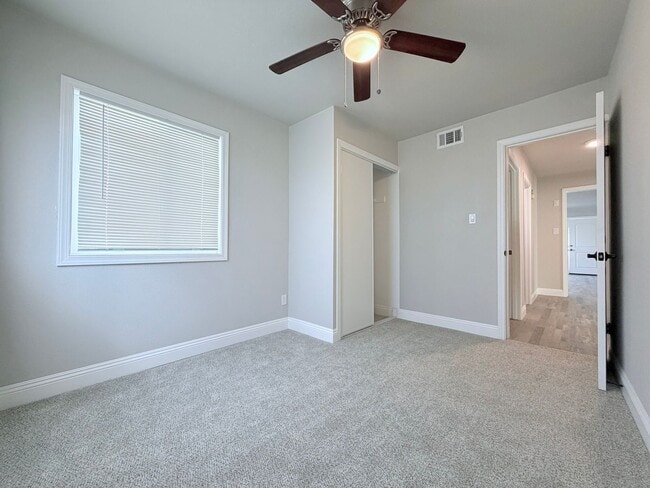 Building Photo - Charming 3-Bedroom Home – Move-In Ready