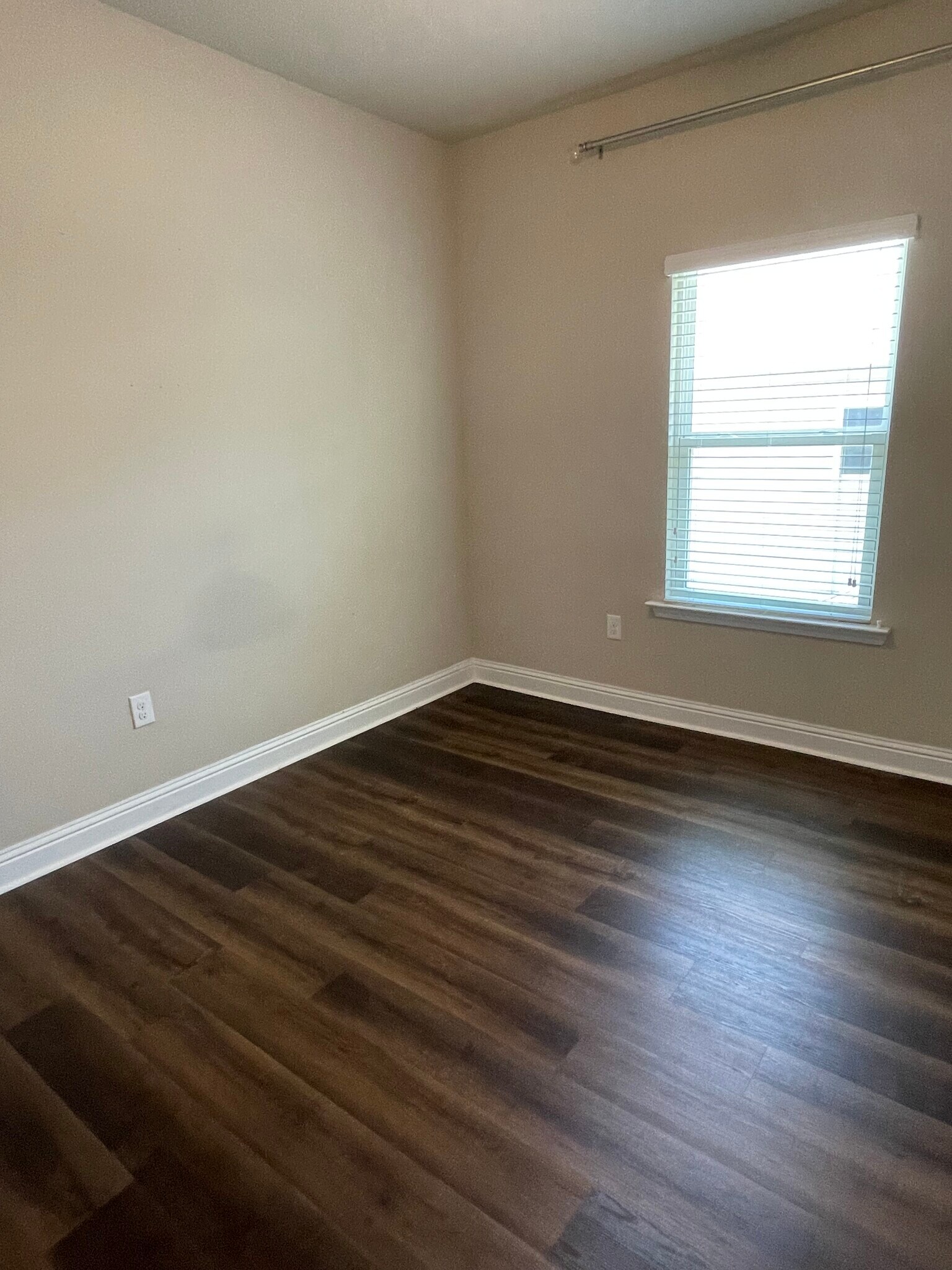 Building Photo - 6891 Spaniel Dr