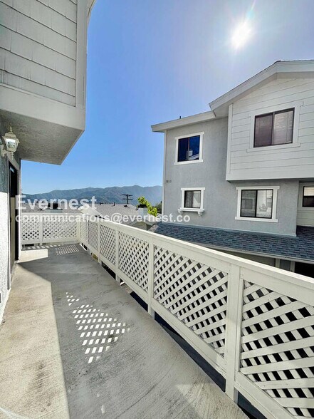 Building Photo - 4455 Rockland Pl