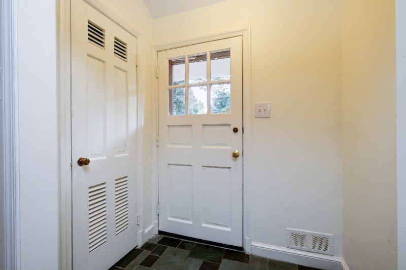 Building Photo - 316 Forest Dr