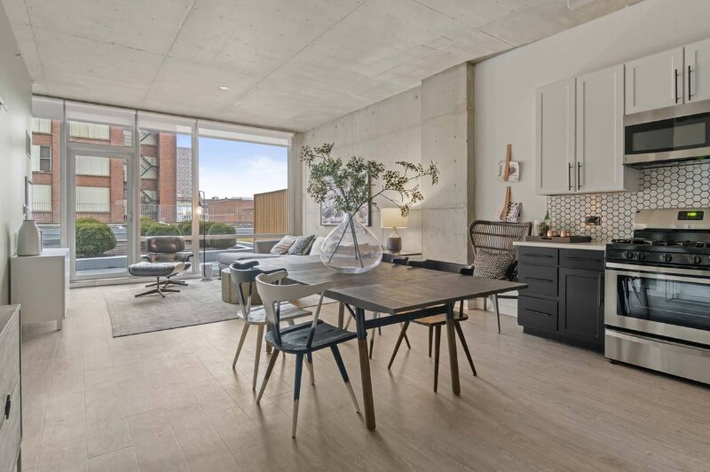 Building Photo - 1437 S State St