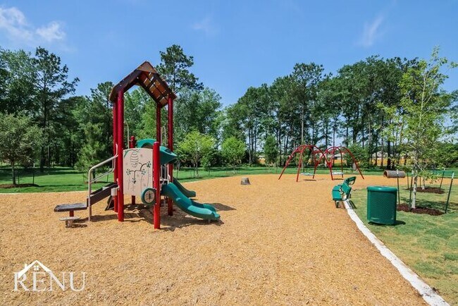 Building Photo - 10421 Sweetwater Creek Dr