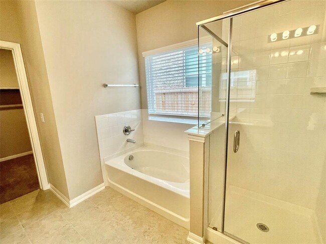 Building Photo - 6800 Covina Ln