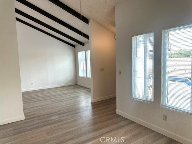 Building Photo - 1545 W Palmyra Ave