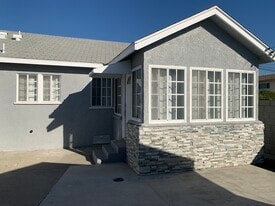Building Photo - 754 West 18th Street