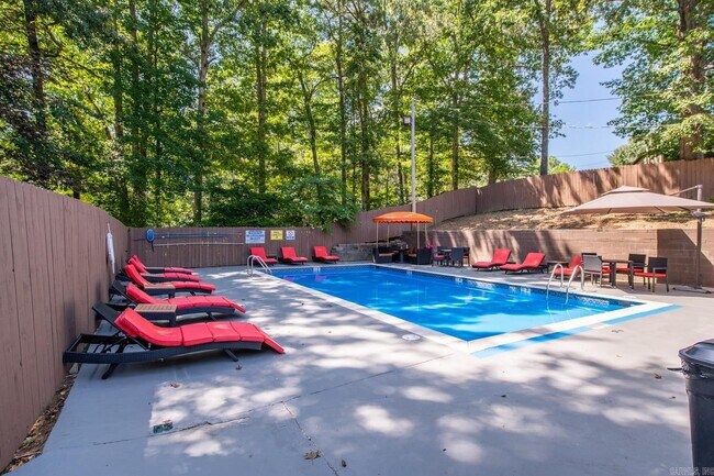 Building Photo - 1309 Country Oaks Dr