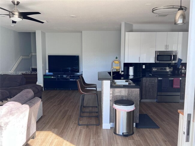 Building Photo - 8642 NW 109th Ct