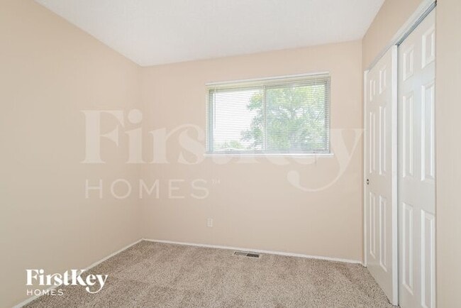 Building Photo - 580 Moule Dr