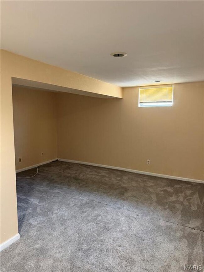 Building Photo - 1203 Advance Dr