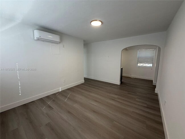 Building Photo - 11 Sidonia Ave