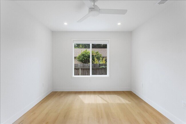 Building Photo - 1832 9th St