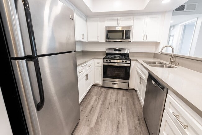 Interior Photo - 312 S. Willaman Drive