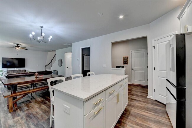 Building Photo - 5215 Wheeler Run Dr