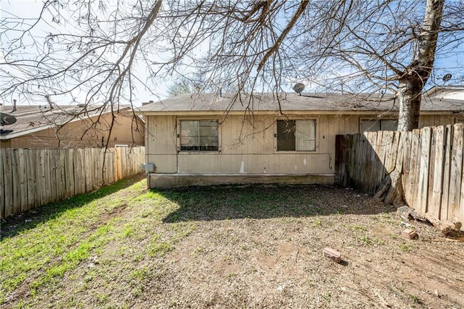 Building Photo - 1212 Bonnie Brae St