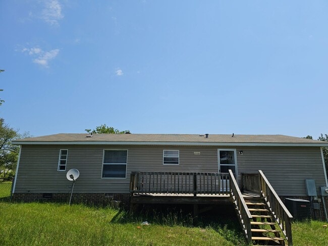 Building Photo - NEW LISTING!!!!!
