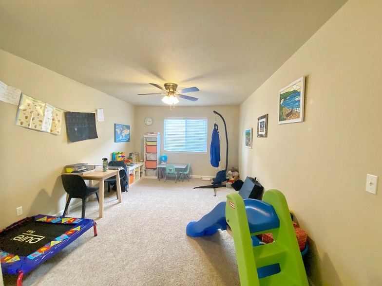 Building Photo - 4424 Edgewater Blvd NE