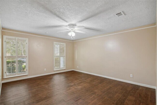 Building Photo - 10911 Elmdale Dr
